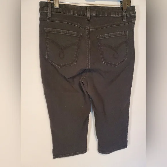 Black Denim Capri Pants - Picture 5 of 6